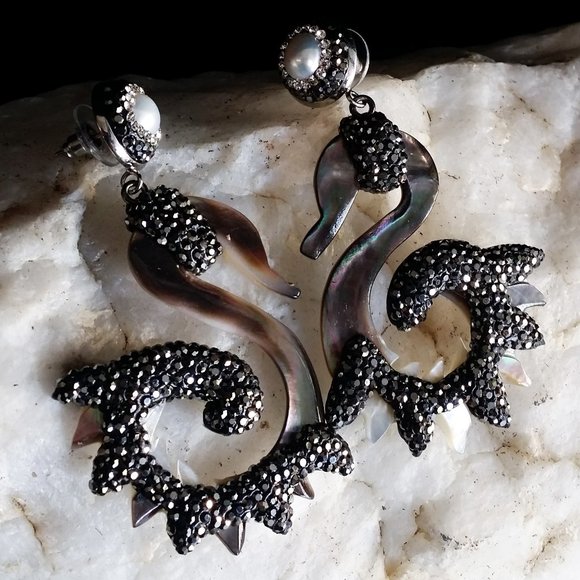 GG Unique Jewelry Jewelry - Silver Mother Of Pearl Crystals Earrings